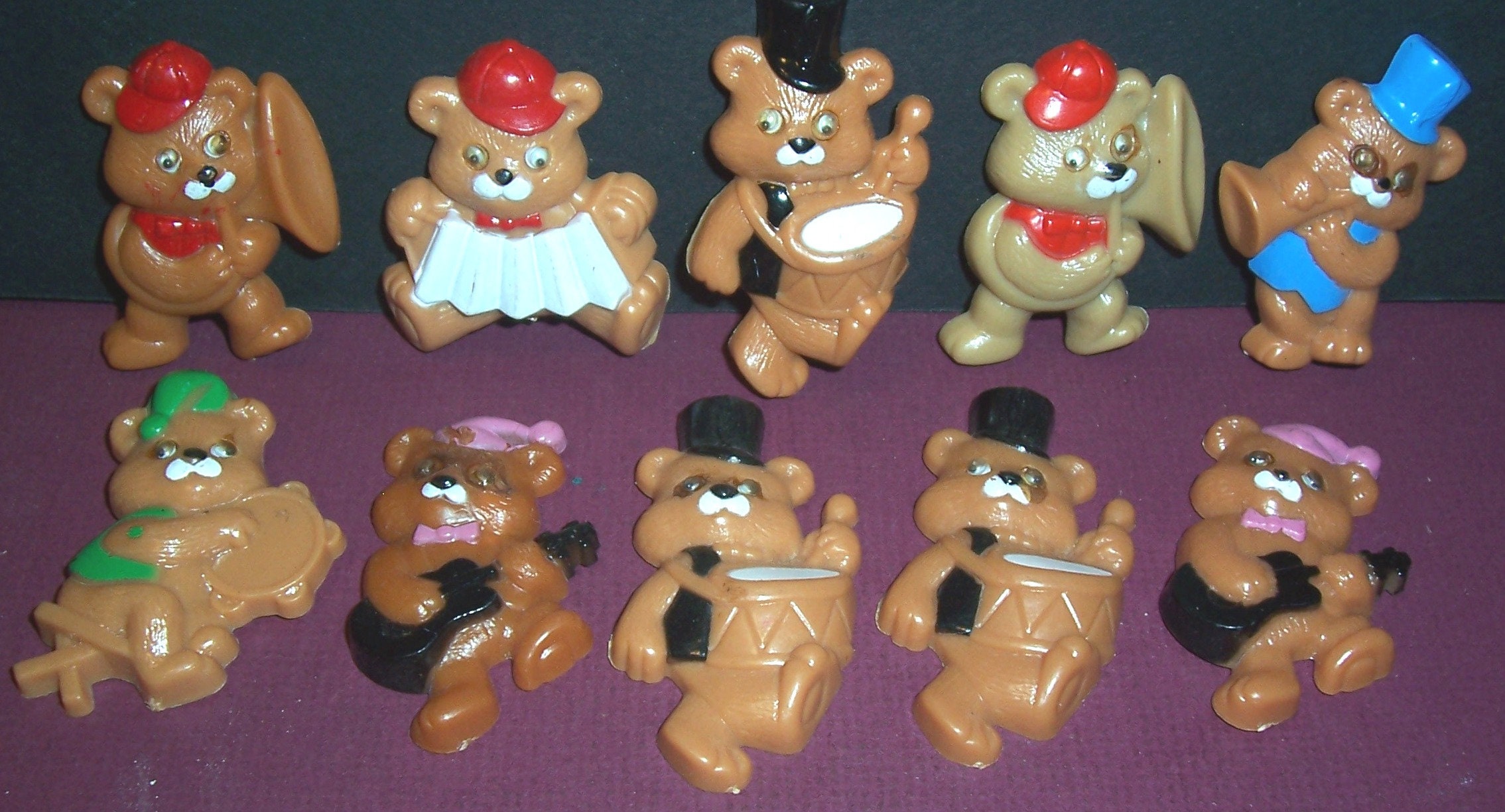 Lot of 10 vintage "bear band" magnets
