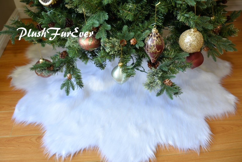 Snow White Tree Skirt Shaggy Lux Faux Fur Scallop Shape Free Cut Sheepskin Polar Bear Furs Holiday Decor Christmas Accents