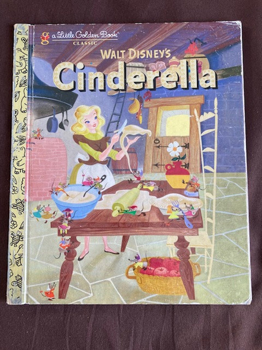 Disney cendrillon - album illustre - l'histoire du film, jeux educatifs