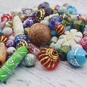 100 pce Antique Style Etched Acrylic Beads Various Sizes, Shapes & Colors Jewelry Making Craft image 3