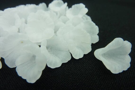 80 pce White Acrylic Calla Lily Flower Beads 12mm Bridal Wedding Craft