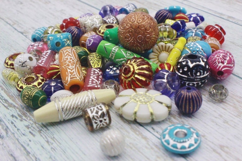 100 pce Antique Style Etched Acrylic Beads Various Sizes, Shapes & Colors Jewelry Making Craft image 4