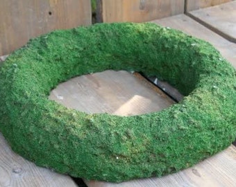 FRI-Collection XXL decorative wreath made of synthetic resin with green flakes in a moss look (single item)