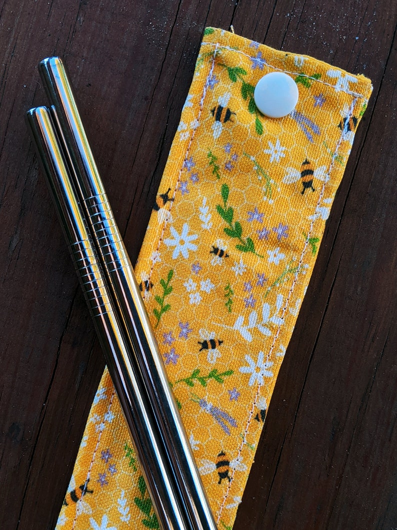 Bee Pattern Reusable Metal Straw Pouch image 1