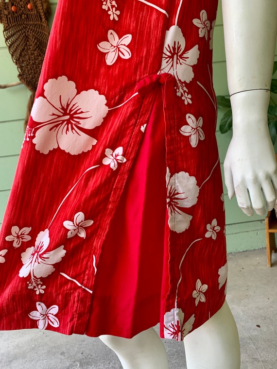 1960s vintage ROYAL HAWAIIAN red floral sleeveles… - image 4