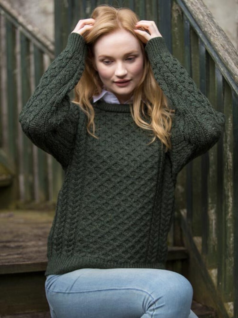 Traditionnel pull Aran, pull pêcheur irlandais,100% Laine mérinos douce MADE IN IRELAND Heavyweight Vert foncé image 1