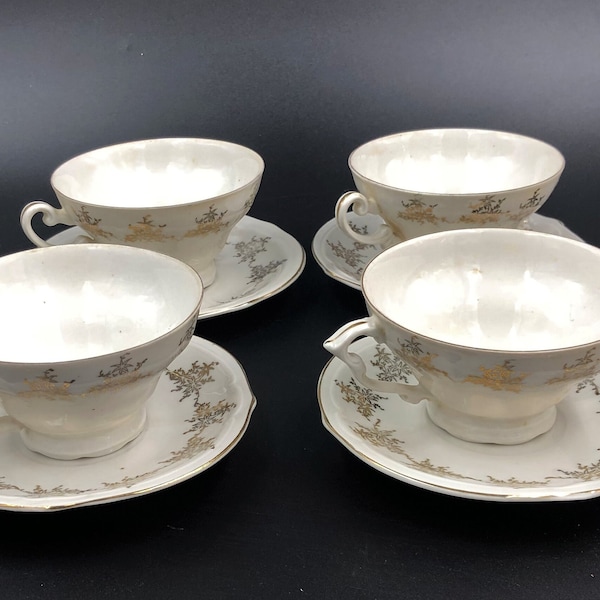 Vintage Elegant Set of 4 Tea/Coffee Cups + Plates Golden Leaf Motif Signed Bavaria 1960s