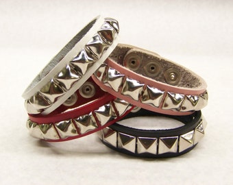 3/4" - 19mm Wide Full Grain Leather studded Wristband with single rows 1/2" pyramid studs bracelet Rock Black Red Pink White