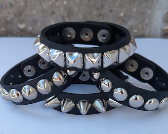 Black Vegan Friendly Material 3/4&quot; 19-mm 1 Row Studded Wristband Bracelet Cuff  1/2&quot; Pyramid Studs UK77 Apex English/British Cone Round