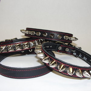 Gargantilla de cuero negro de 3/4&quot; de ancho con borde cosido, con púas lisas, cono piramidal tachonado, cromo/plata, estilo motero rockero punk de los años 80, hecha a mano en EE. UU.