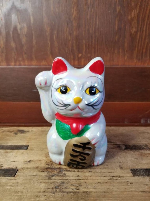 Small 2024 maneki neko