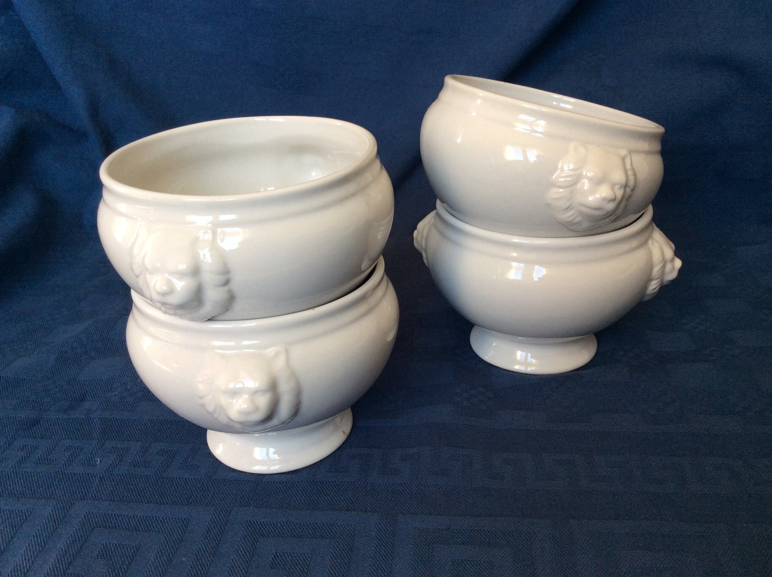 4 Pots en Porcelaine Blanche avec Tête de Lion/ Porcelaine