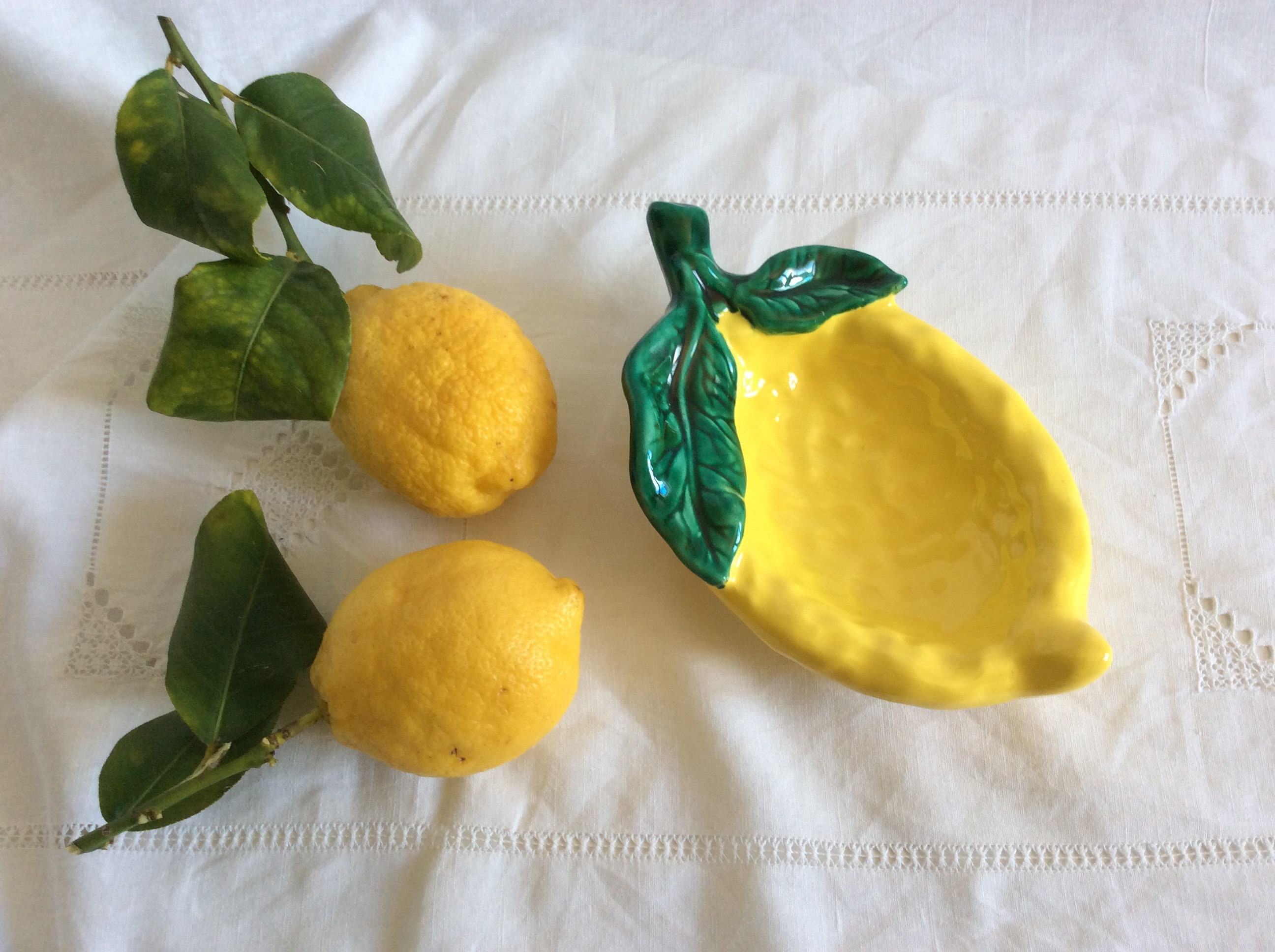 Ravier en Forme de Citron Jaune , Poterie Vallauris