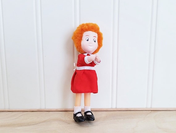 1982 Applause Knickerbocker Mini Little Orphan Annie Doll Clip On