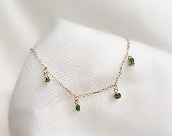 Chic Cubic Zirconia Bracelet. 925 Sterling Silver and Green Cubic Zirconia.