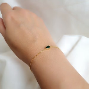 Chic Green Teardrop Cubic Zirconia Bracelet. 925 Sterling Silver and Green Cubic Zirconia.