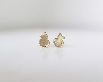 14K Cats Stud Earrings. 14K Yellow Solid Gold and White Cubic Zirconia. Butterfly 14K gold clasps.