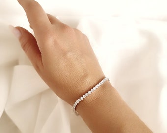 Chic Tennis Deluxe Geometric Cubic Zirconia Bracelet. 925 Sterling Silver and White Cubic Zirconia.