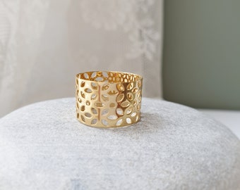 14K Modern Gold Ring. Statement Ring. 14K Yellow Solid Gold.