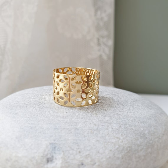 14K Modern Gold Ring. Statement Ring. 14K Yellow Solid Gold