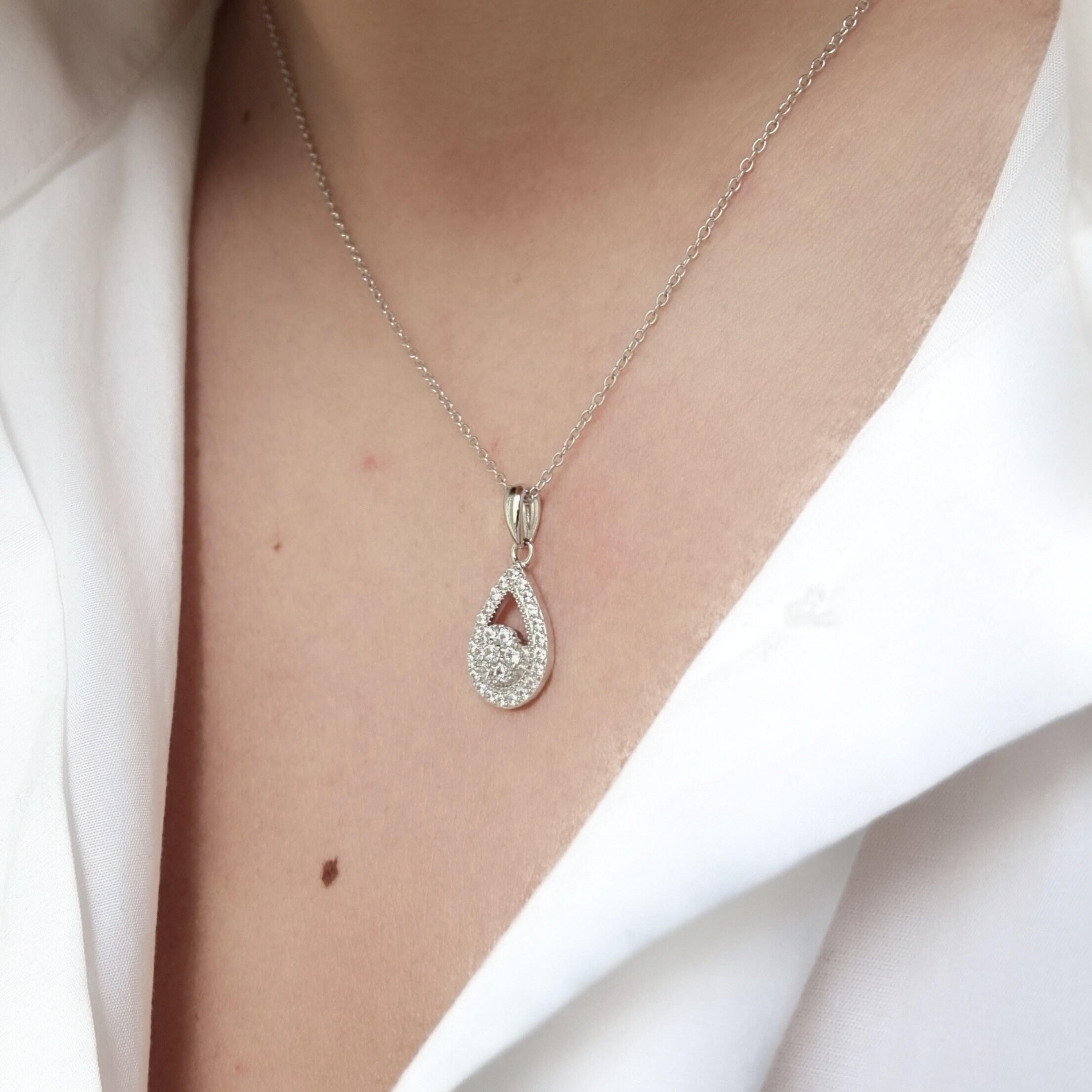 Teardrop Cubic Zirconia Pendant Silver Chain Vintage Retro