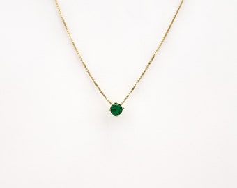 Delicata collana con ciondolo solitario rettangolare verde in argento sterling 925 per donna, elegante collana con zircone cubico verde taglio smeraldo - Italia Delicata collana con ciondolo solitario rettangolare verde in argento sterling 925 per donna, elegante collana con zircone cubico verde taglio smeraldo - Italia