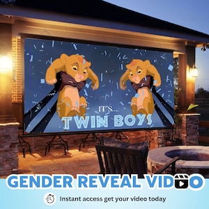 Puede incluir: Una gran pantalla de proyección rectangular muestra un gráfico digital con dos cachorros de león de dibujos animados sostenidos sobre un fondo azul oscuro con confeti azul. El texto IT'S... TWIN BOYS está impreso en letras blancas.