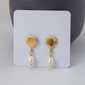 Seashell with Freshwater Pearl Drop Stud Earrings, Beach Theme Earrings, Statement Earrings, Everyday Wear,GFER252