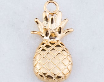 Grande ciondolo a forma di ananas placcato in oro su argento sterling, ciondolo a forma di ananas, ciondolo a forma di ananas placcato in oro, ananas su un lato CM92G