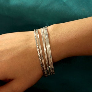 Sterling Silber Diagonaler Diamant-Schnitt-Armreif, großer Silber-Armreif, Diamant-Schnitt-Armreif, Armreif, stapelbare Armreifen, SCBR082