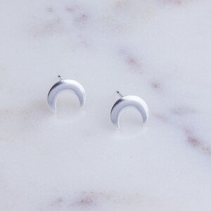 Upside Down Moon Stud Earring Component in Zilver of Goud gevuld, Maan Oorbellen, Star Studs, Moon Studs, Alledaagse Sieraden, Vrienden, GFER128