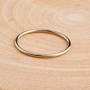 SET OF 3, 1mm Gold Filled Skinny Band Ring, Sizes from 2 to 10, Can Solder A Charm Onto Ring, Ring Findings, Jewelry Findings, SR247