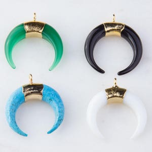 White Horn, Green Onyx, Turquoise Howlite, Onyx Double Horn Pendant, Jewelry Making Supplies, Electroplated Gold Horn, Moon Horn CM25GC