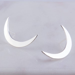 Crescent Moon Post Stud Earrings in Sterling Silver, Large Crescent Moon Stud Earrings,Everyday Earrings, Simple, Minimal Post Studs, SER349