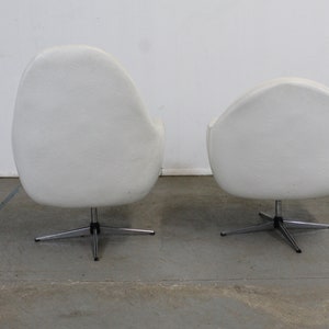 Vintage Mid-Century Modern His & Her Lounge/Pod Chairs Pair image 6