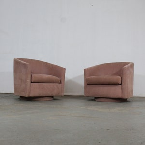 Pair of Mid-Century Modern Milo Baughman Style Swivel Club Chairs