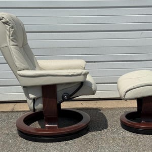 Mid Century Modern Ekornes Stressless Leather Recliner Chair/Ottoman