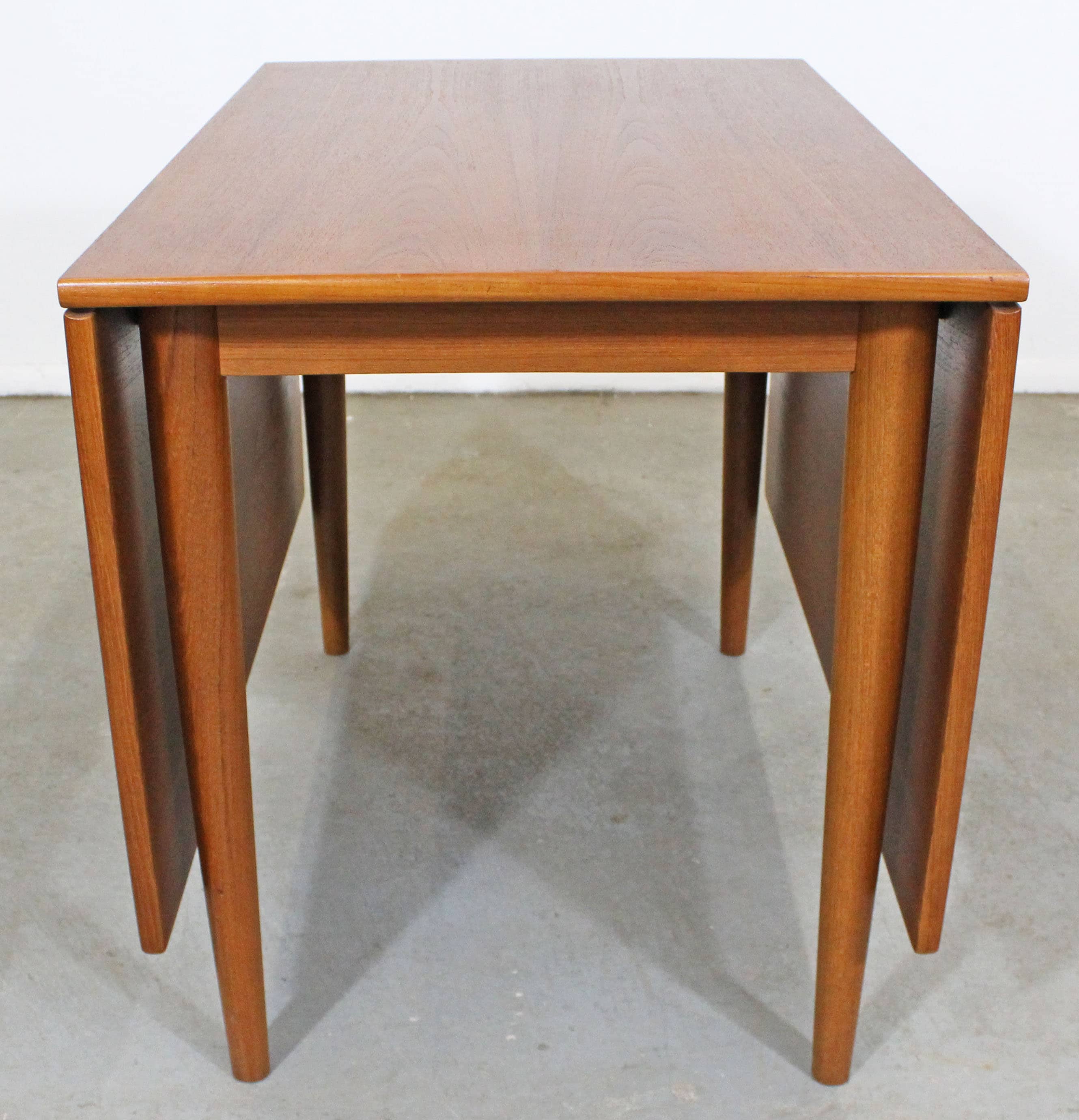 Modern Teak Dining Table: A Blend Of Style And Durability