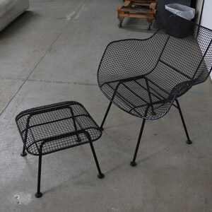 Mid-Century Modern Russell Woodard Sculptura Outdoor Mesh Iron Lounge Chair and Ottoman image 5