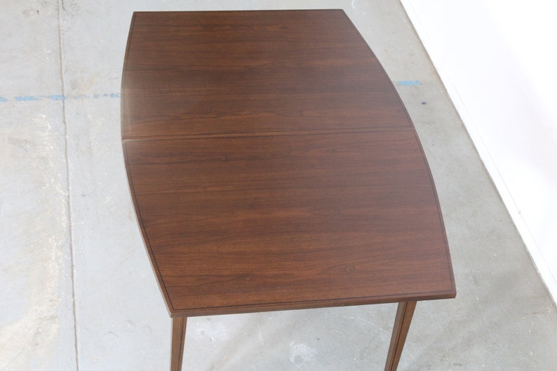 Mid-Century Modern Surfboard Walnut 60 Dining Table by Broyhill image 9