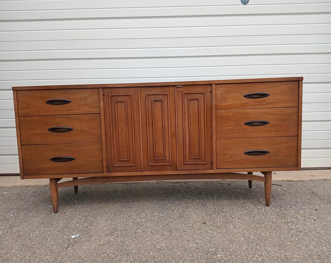 Mid-Century Modern Broyhill Premier Sculptra Credenza Dresser
