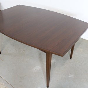 Mid-Century Modern Surfboard Walnut 60 Dining Table by Broyhill image 3