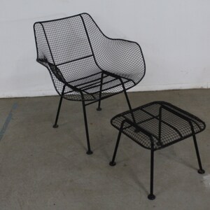 Mid-Century Modern Russell Woodard Sculptura Outdoor Mesh Iron Lounge Chair and Ottoman image 2