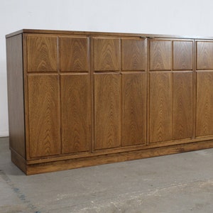 Mid Century Modern 2 Door Credenza/Sideboard by Founders Bild 1