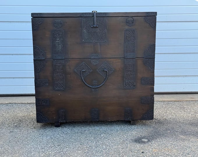 Vintage Antique Asian Storage/Blanket/ Hope Chest with Heavy Iron Latch