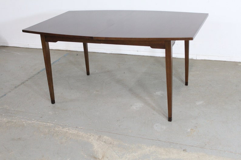 Mid-Century Modern Surfboard Walnut 60 Dining Table by Broyhill image 10