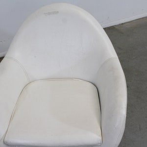 Vintage Mid-Century Modern His & Her Lounge/Pod Chairs Pair image 5