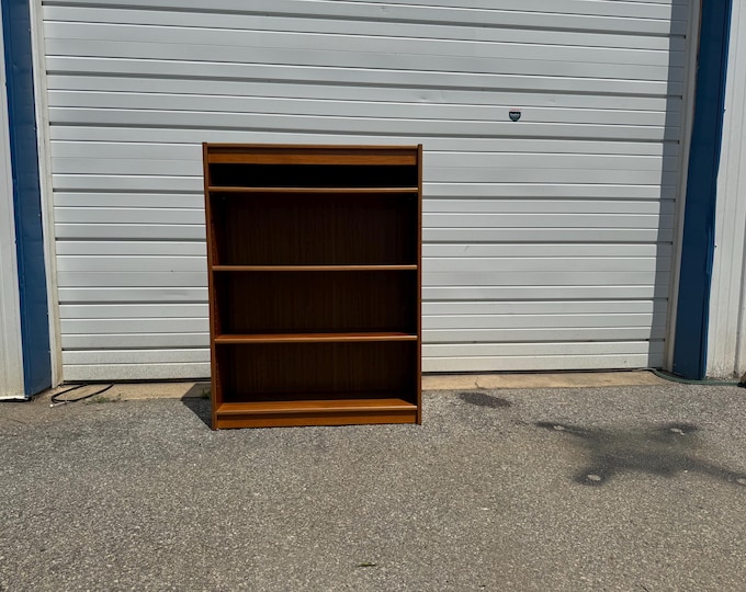 Mid-Century Modern Danish Modern Poul Hundevad Style Teak 4 Shelf Bookcase