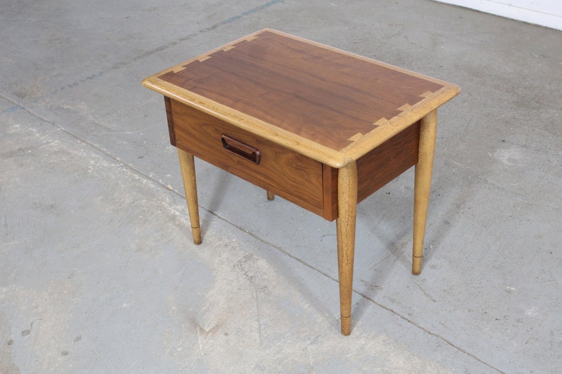 Mid-Century Modern Andre Bus Lane 'Acclaim' Single Drawer End Table image 3