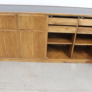 Mid Century Modern 2 Door Credenza/Sideboard by Founders Bild 10